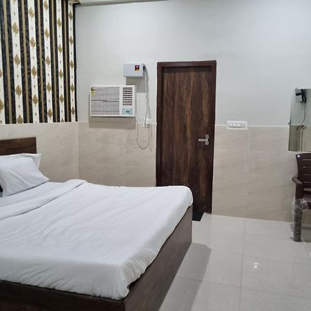 Vrindavan Bhakti Bhavan- Near Prem Mandir By Mukund Hotell Eksteriør bilde