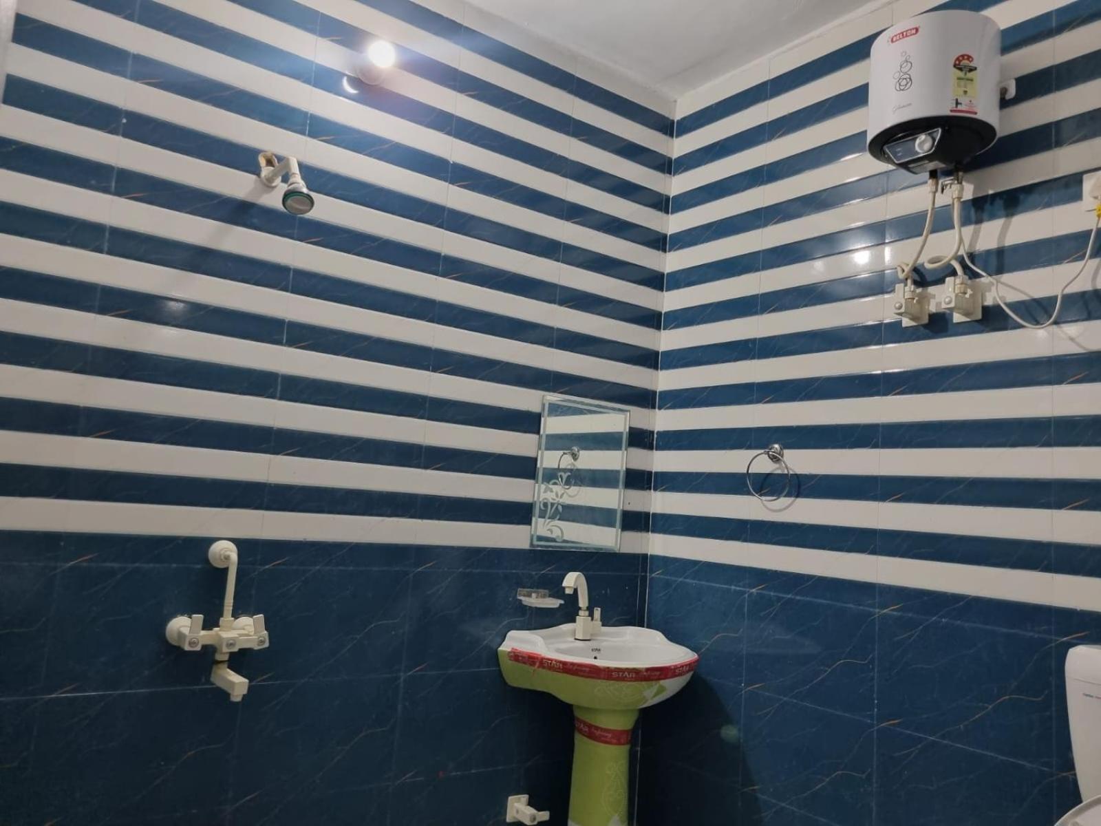 Vrindavan Bhakti Bhavan- Near Prem Mandir By Mukund Hotell Eksteriør bilde