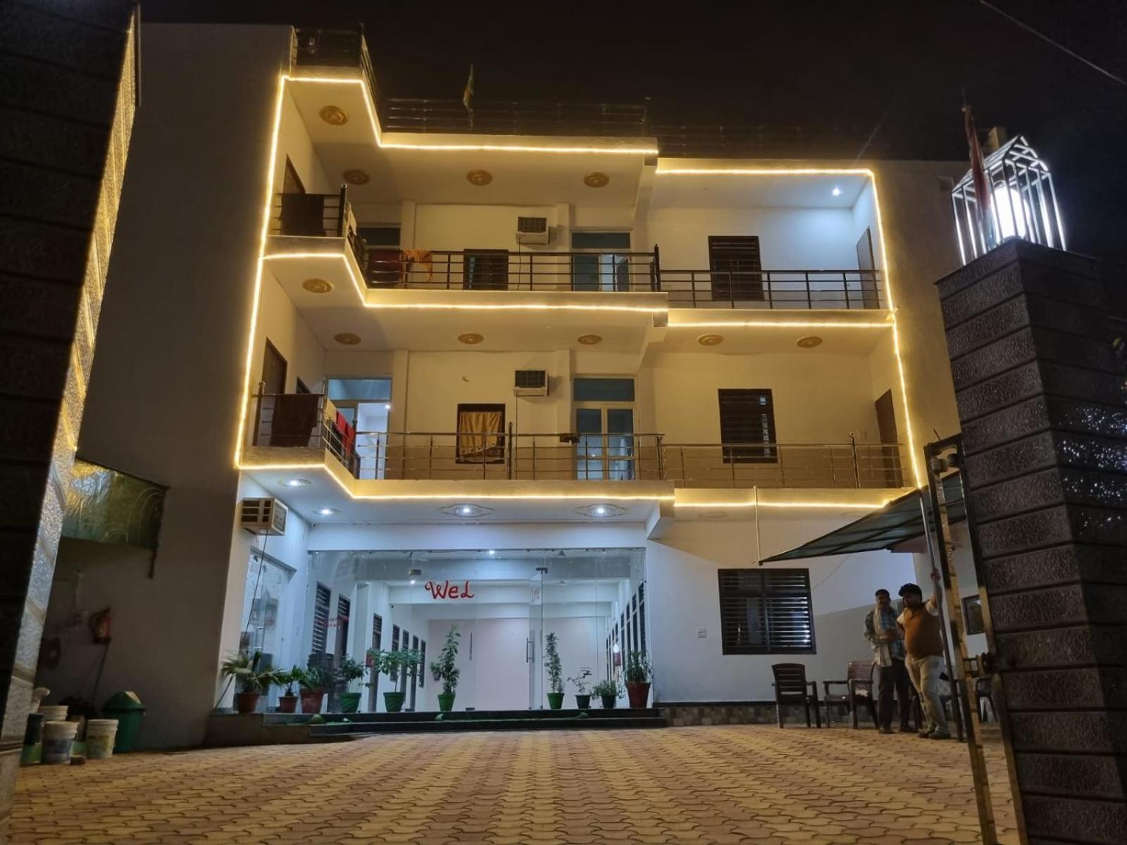 Vrindavan Bhakti Bhavan- Near Prem Mandir By Mukund Hotell Eksteriør bilde